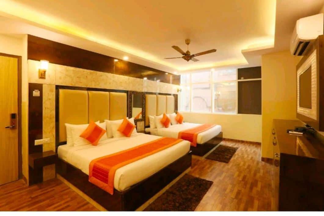 Hotel plazzo New Delhi Buitenkant foto